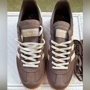 Adidas Men's 9.5, women’s 11 Brown Handball Spezial Sneakers
